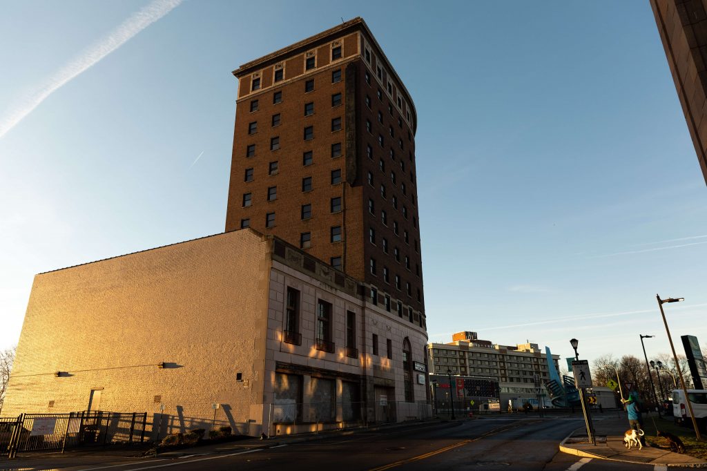 The Grand Hotel Niagara, built between 1923 and 1925, closed for renovations in 2007 that never took place. Since then the hotel's ownership has changed hands many times and it remains abandoned.