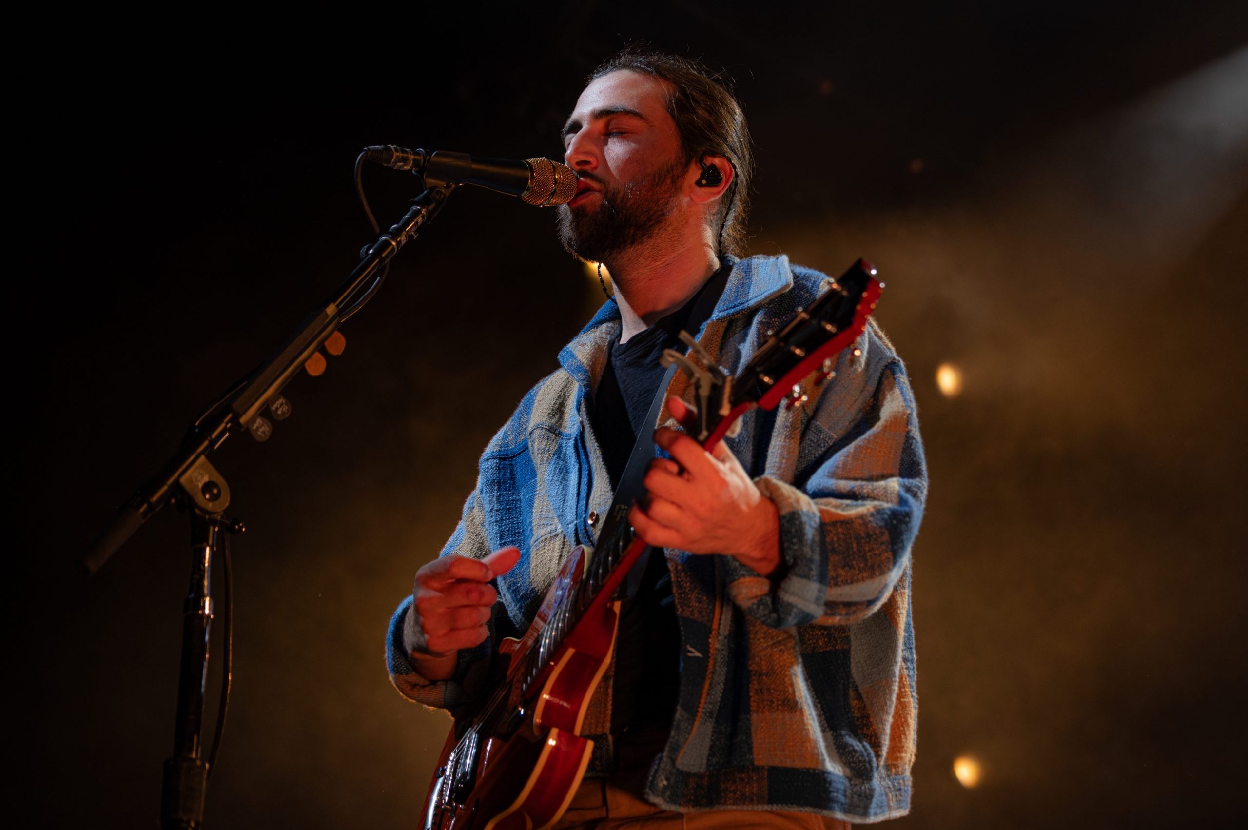 Singer-songwriter Noah Kahan plays for a soldout crowd at St. Joseph's Health Amphitheater at Lakeview. on Sept. 1, 2023.