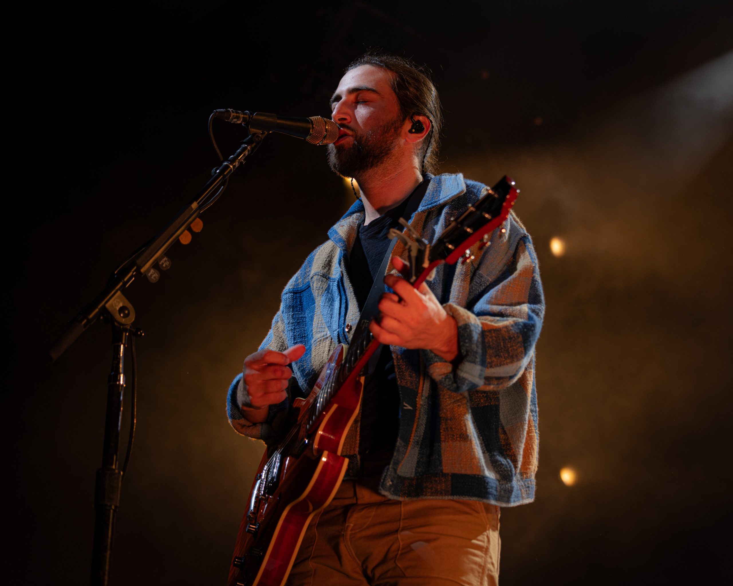 Noah Kahan, Syracuse, NY, Sept. 9, 2023. St. Joseph's Amphitheater. Noah Kahan plays for a sold out crowd during the 2023 NYS Fair Concert Series. By Maddie Crooke