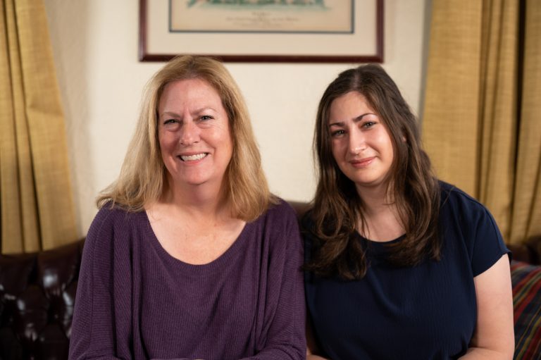 Cheryl Rosenthal Mintz ‘90 L’ 93 and her daughter Ariana Mintz '23 at their sorority, Kappa Alpha Theta in Syracuse, New York.