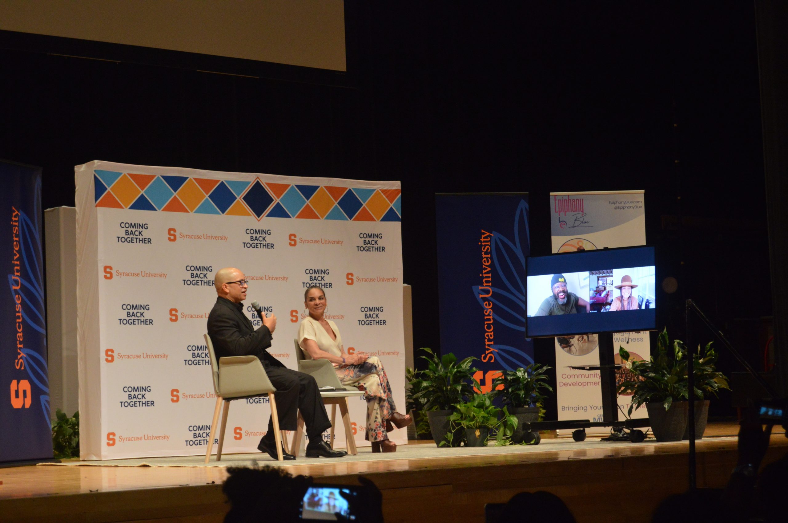 "A Different World" cast reunites to discuss past experiences and current issues.