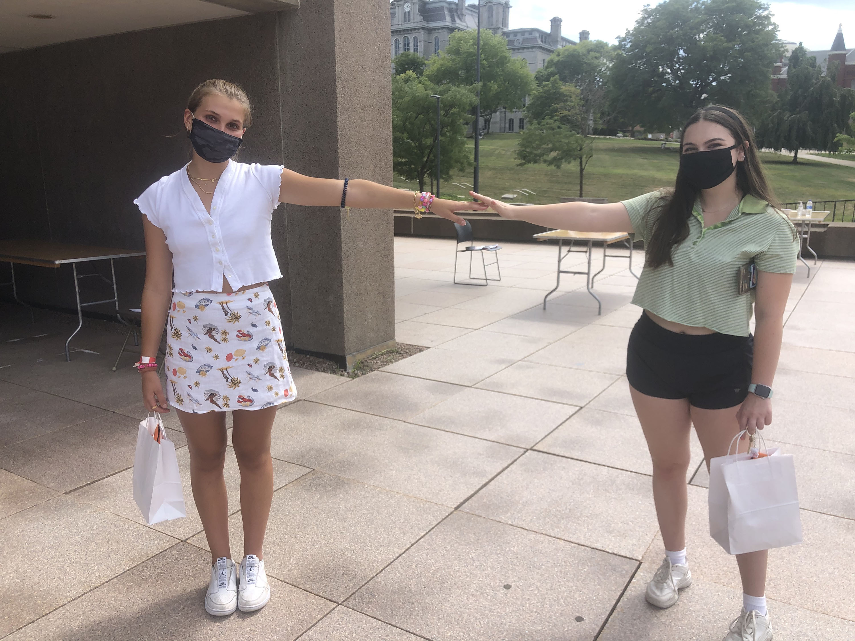 Cc-Gulbrandsen (left) and Jenny Destefano (right), Syracuse University freshmen