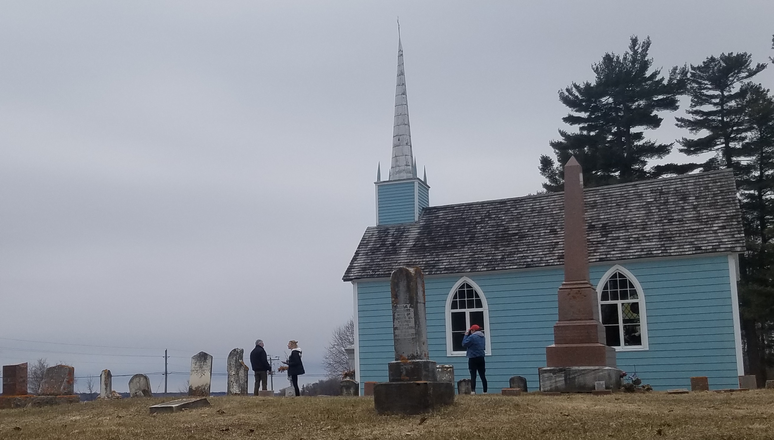 About Borderlines: Reporters and photographers at the Blue Church in Ontario