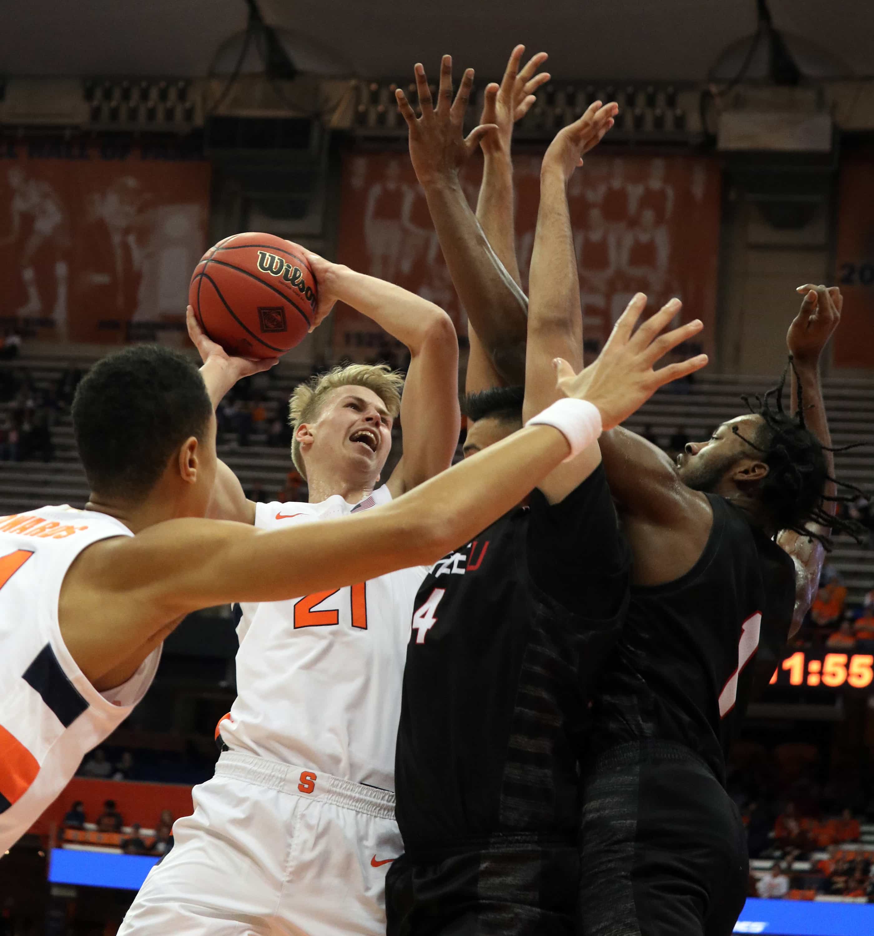 Syracuse University’s forward Marek Dolezaj (21), goes for a lay-up against Seattle University during a college basketball game on Nov. 16, 2019. Syracuse beat Seattle with a score of 89 to 67.