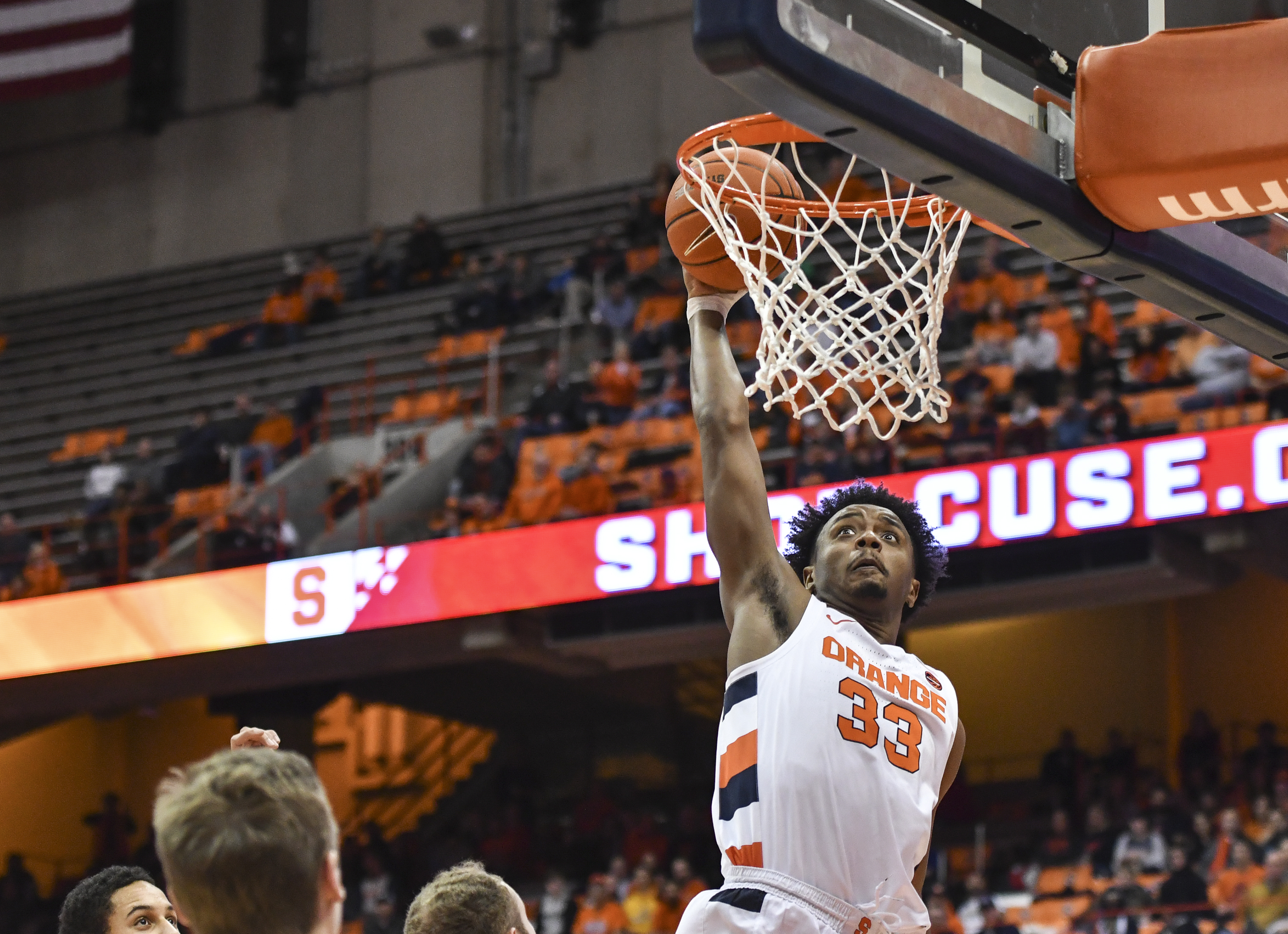 Syracuse Basketball vs. Oakland - Elijah Hughes dunk