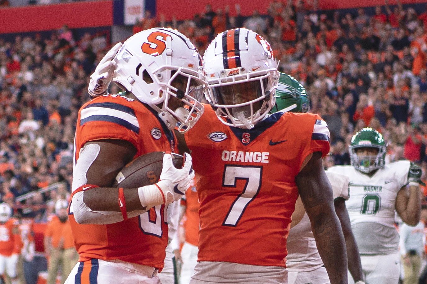 Syracuse football crushes Wagner, improving to 5-0 for the first time in 35  years