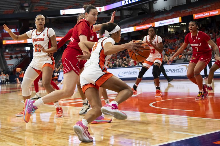 Syracuse Women's basketball team defeats Louisville University in JMA Wireless Dome on Sunday, February 11.