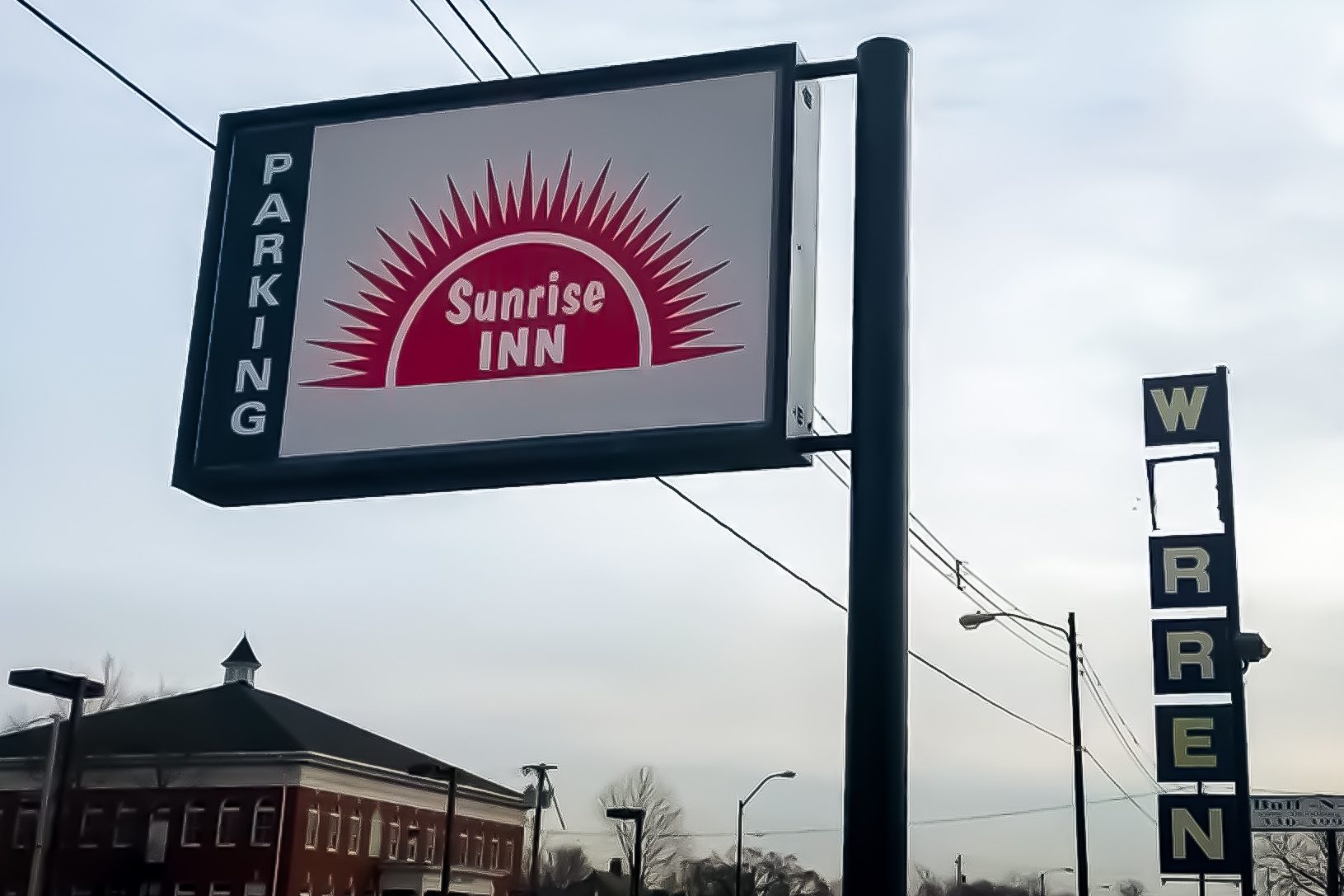 Sunrise Inn in Warren, Ohio
