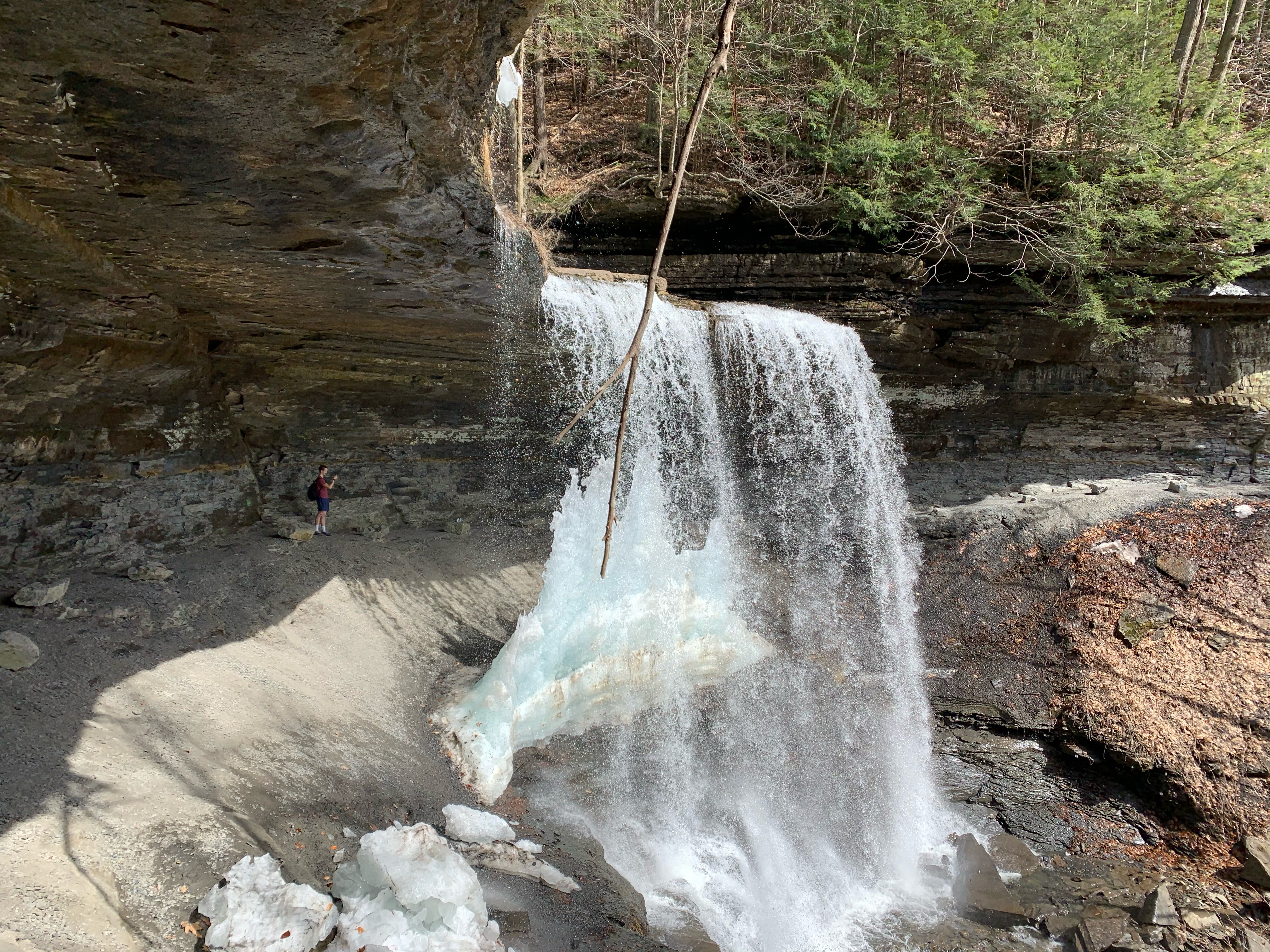 Tinker Falls trail is a hiking trail in Tully, New York with beautiful views of waterfalls and overlooks.