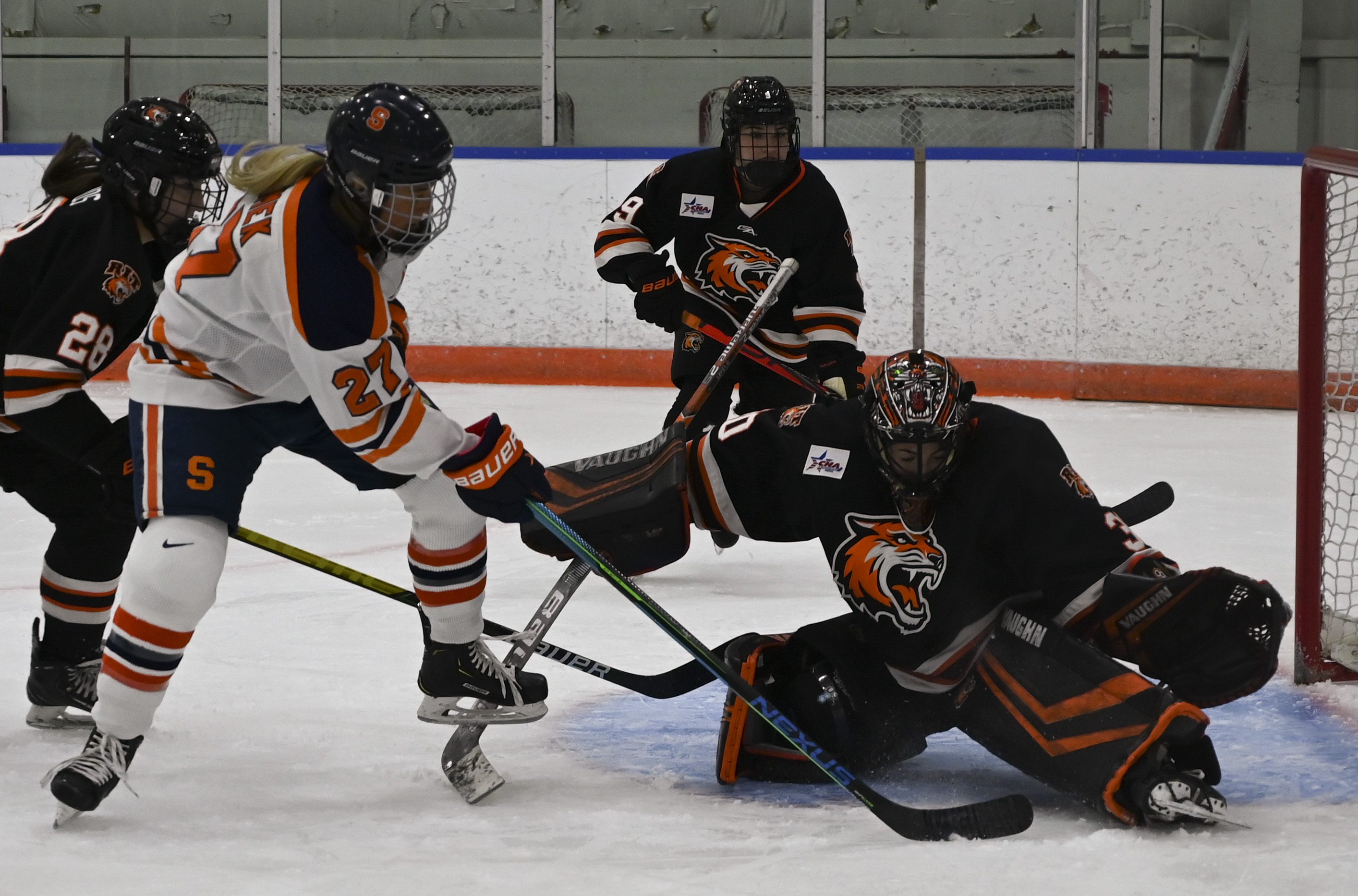Wome's Hockey