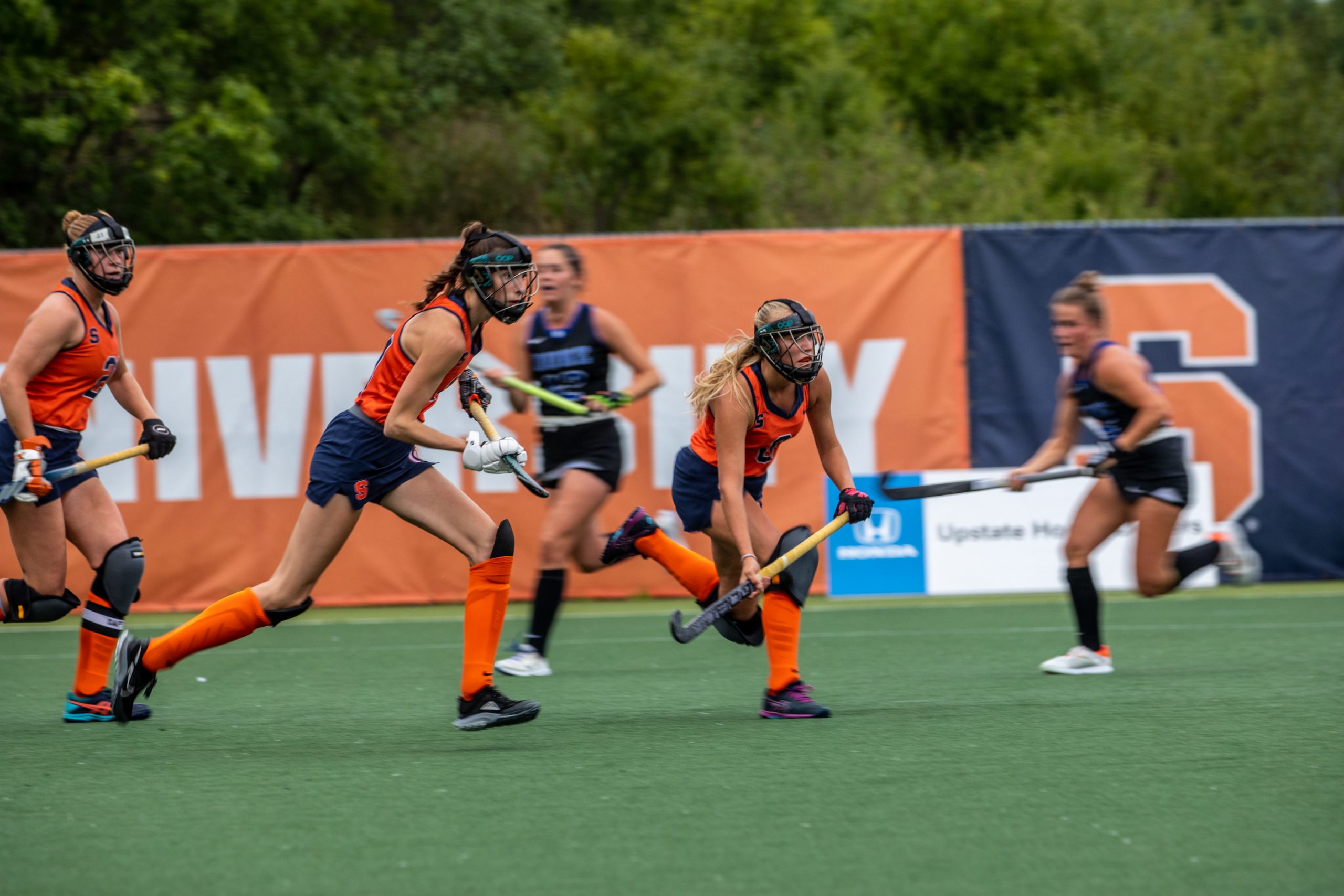 Syracuse Field Hockey players guard a penalty corner during a game on Friday, September 16, 2022.